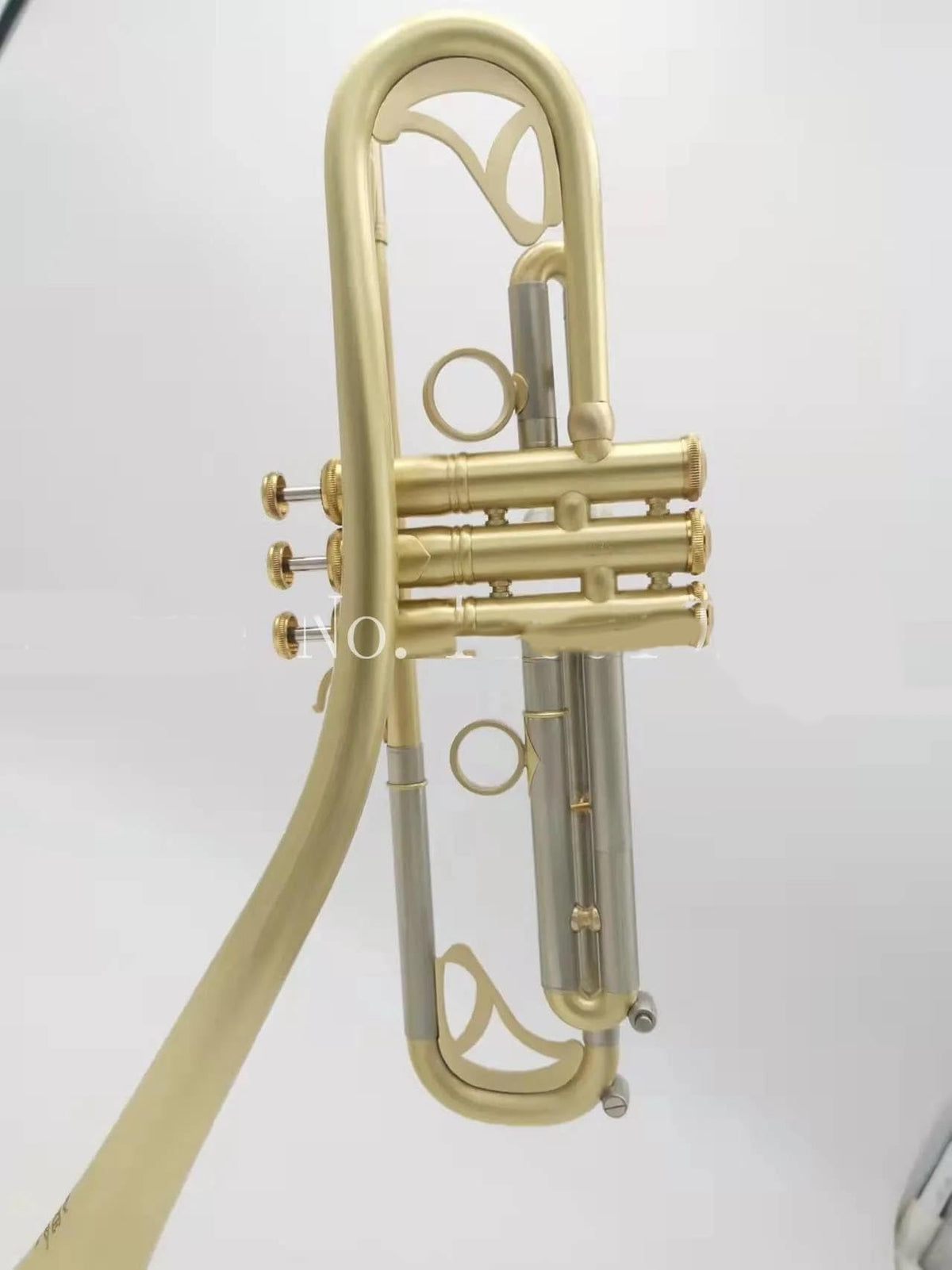 Bb Trumpet with Case and Mouthpiece T7668