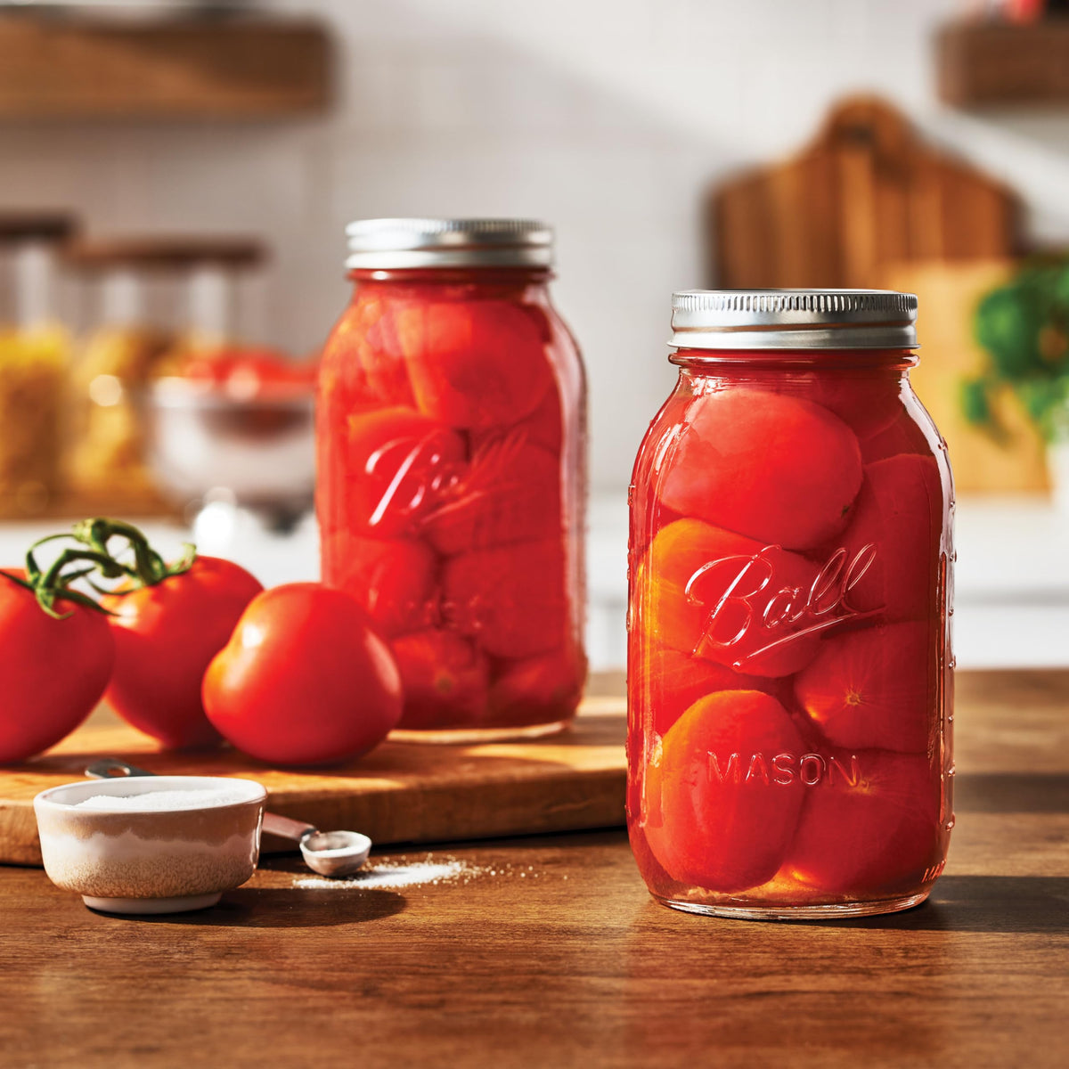 Regular Mouth 32-Ounces Mason Jar with Lids and Bands, Clear, Pack Of 2 G174508