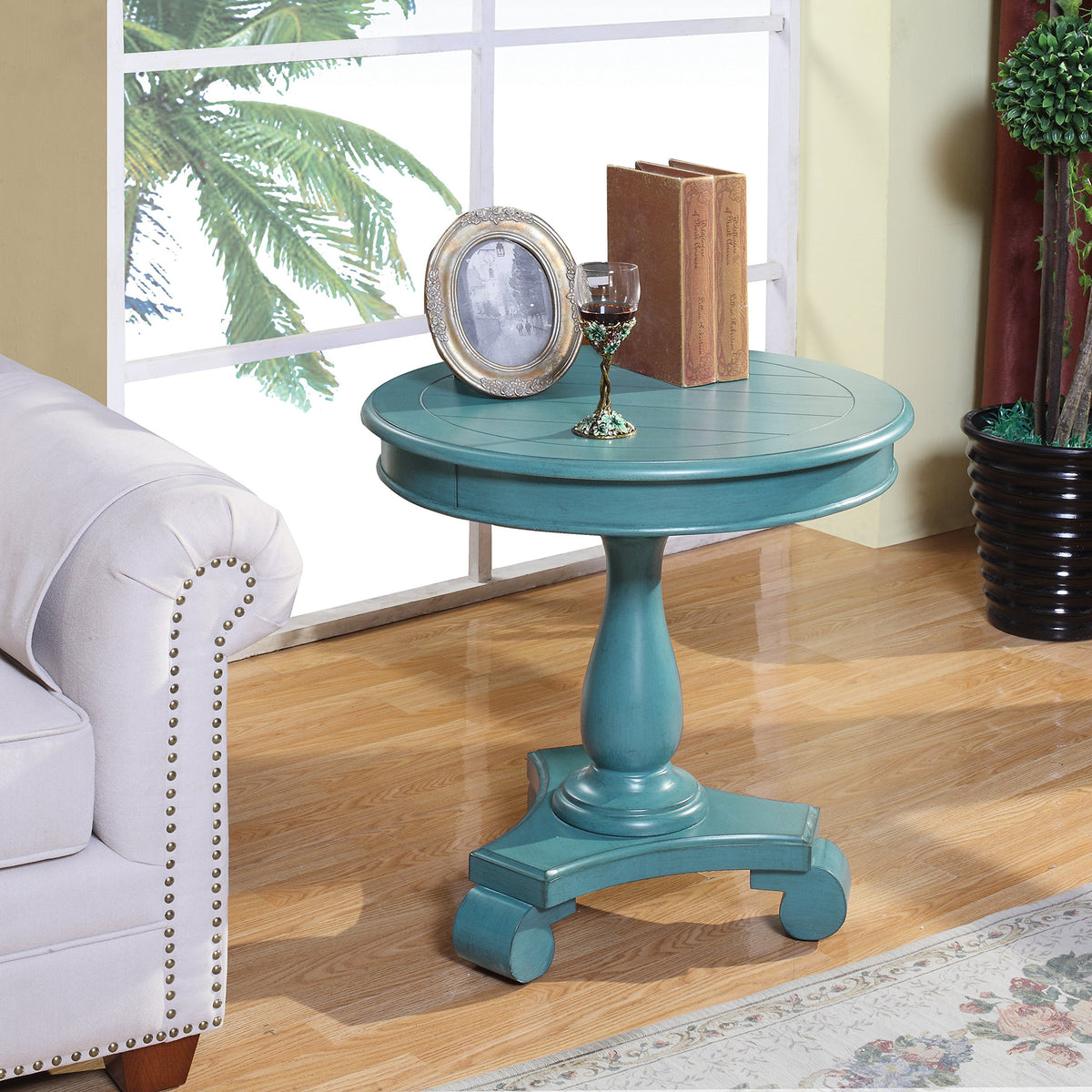 Round Wood Pedestal Side Table F650